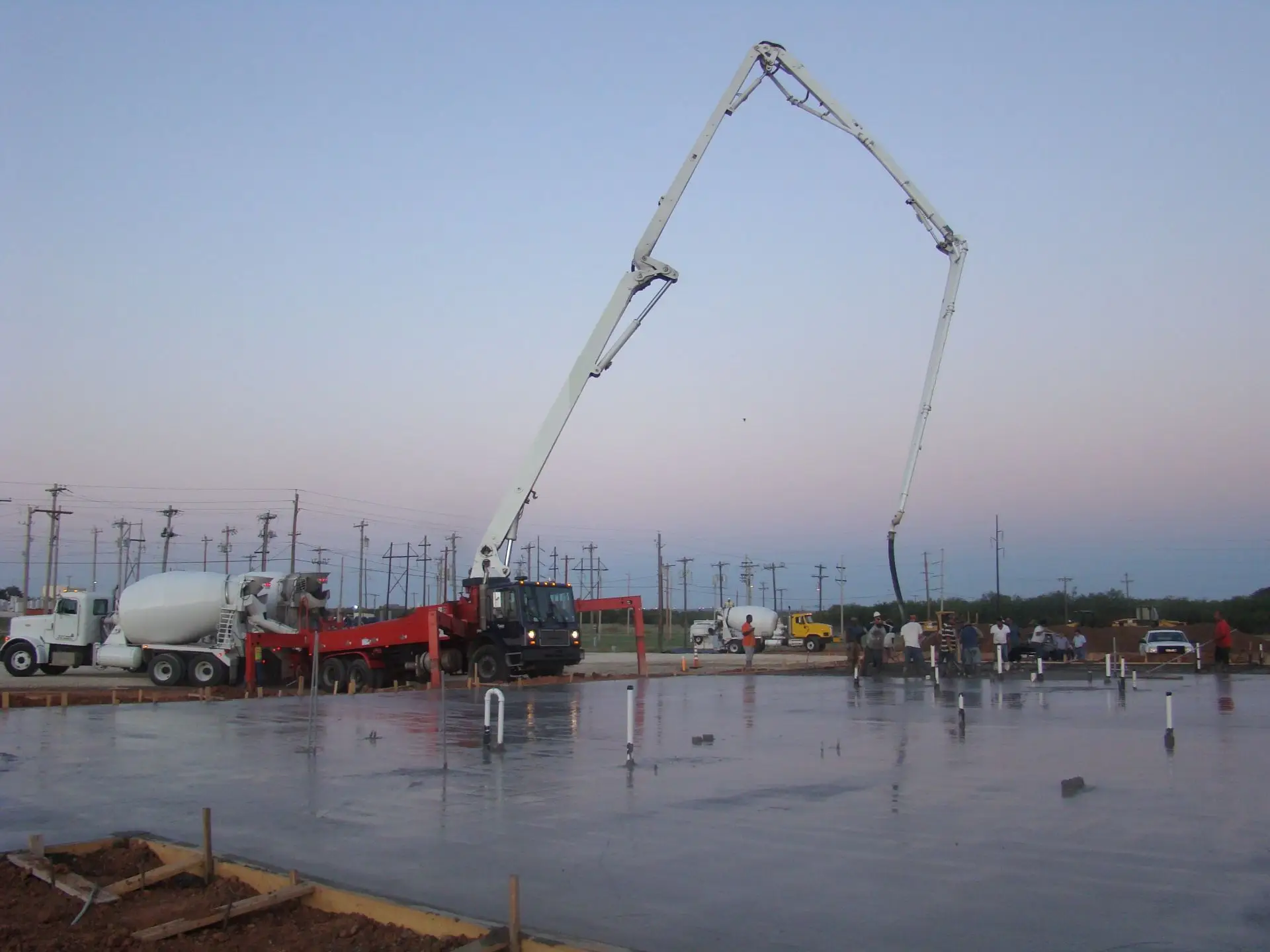 concrete-pump-truck-commercial-construction